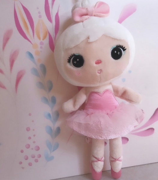Mini handrová bábika Metoo s klipom Baletka, ružové šatôčky, 22cm