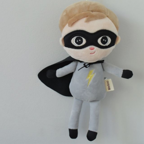 Mini handrová bábika Metoo Super Boy  - sivá