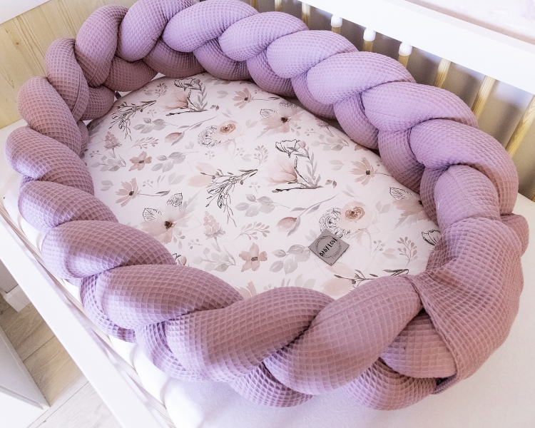 Baby Nellys Luxusná sada 2v1 hniezdočko / mantinel s výbavou Magnólie - fialová