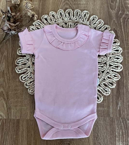 Dojčenské body, kr. rukáv Mamatti, zap. pri krku, Baby Mouse - ružové s volánikmi, veľ. 80-#Velikost koj. oblečení;80 (9-12m)